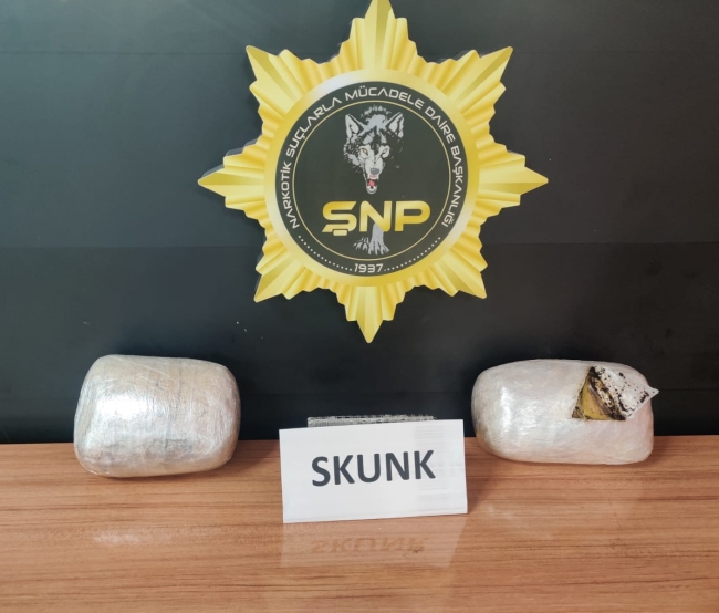 ŞANLIURFA'DA 4 KİLOGRAM SKUNK ELE GEÇİRİLDİ