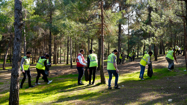NİHAT ÇİFTÇİ, ATIK TOPLAYARAK FARKINDALIK OLUŞTURDU