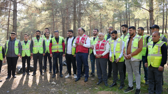 NİHAT ÇİFTÇİ, ATIK TOPLAYARAK FARKINDALIK OLUŞTURDU