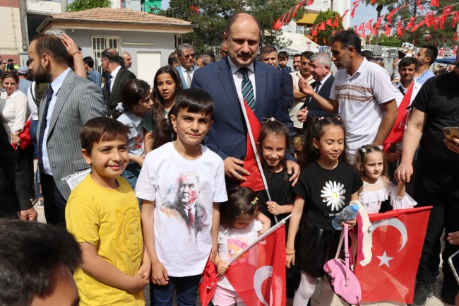 BAŞKAN GÜLPINAR, "ÇOCUKLARIMIZ İÇİN DAHA ADİL VE MÜREFFEH  BİR TÜRKİYE HEDEFİYLE ÇALIŞACAĞIZ "