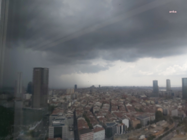İSTANBUL'DA YAĞMUR GEÇİŞLERİ ARALIKLARLA ETKİLİ OLUYOR