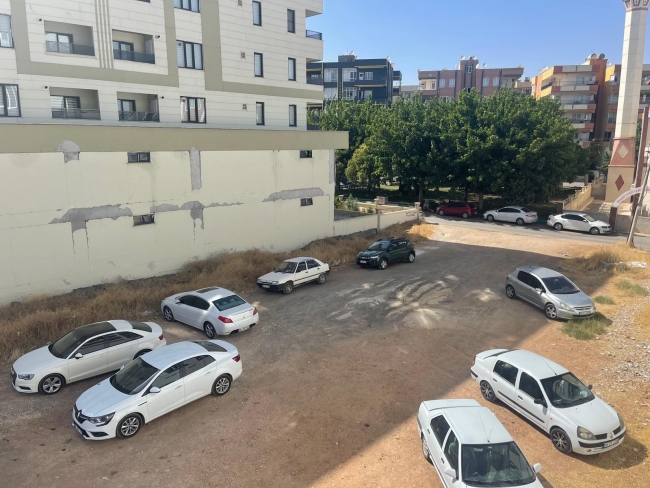 ŞANLIURFA'DA KURUYAN OTLAR VE MAKİLER YANGIN TEHLİKESİ SAÇIYOR