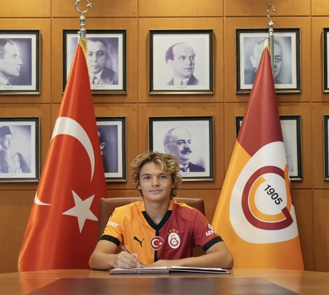 GALATASARAY, EFE AKMAN İLE 2027-2028 SEZONUNA KADAR SÖZLEŞME İMZALADI