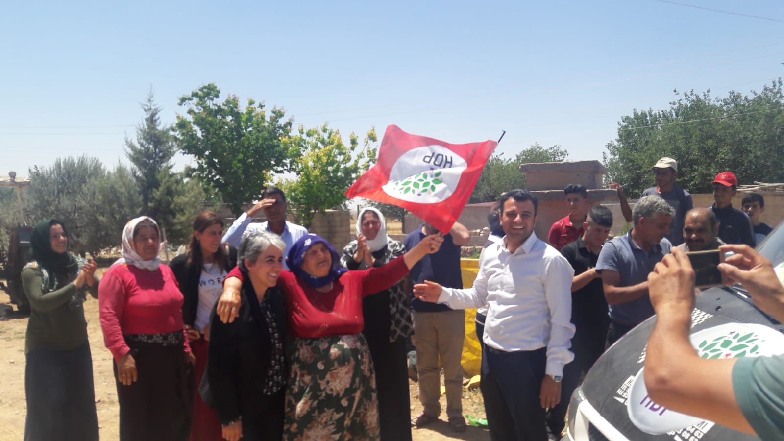 HDP Urfa’da dur durak bilmiyor