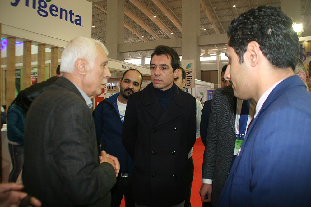 Başkan Adayı Cevheri fuarı gezdi