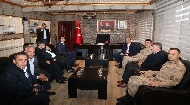 Vali Erin Akçakale’de Vatandaşlarla Buluştu