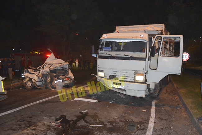 Kamyon üç otomobile çarptı: 3 yaralı