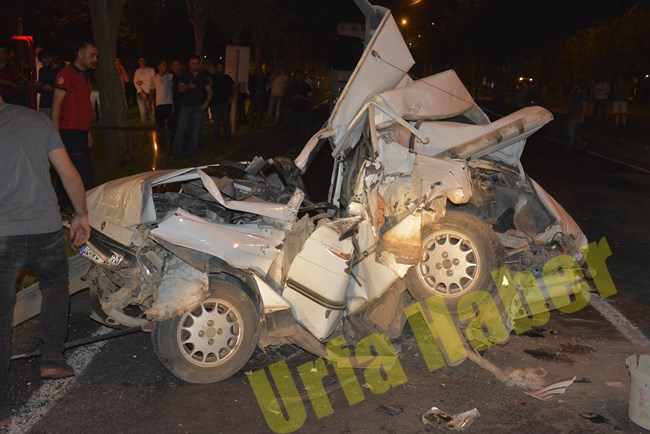 Kamyon üç otomobile çarptı: 3 yaralı