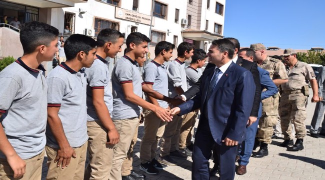 Esen Çamlıdere'de Muhtarlarla buluştu