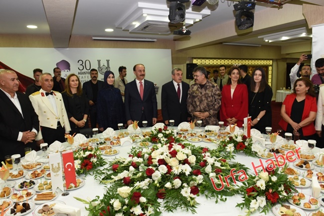 Zafer Resepsiyonuna İlgi Yüksek Oldu