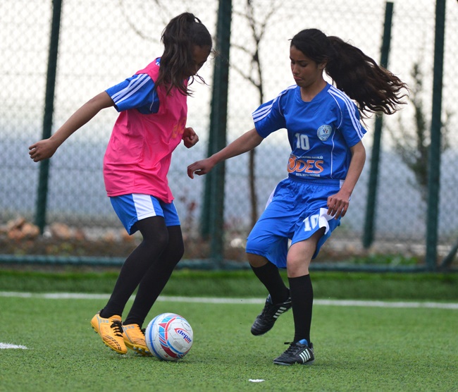 "Köylü kızlar" gol yemeden namağlup şampiyon oldu