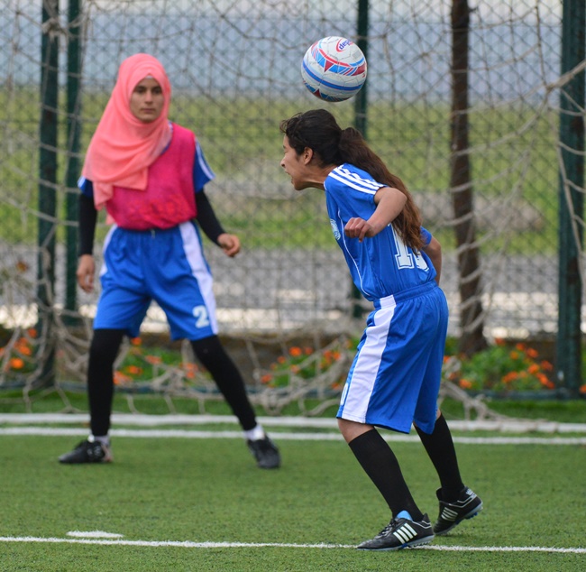 "Köylü kızlar" gol yemeden namağlup şampiyon oldu