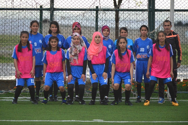 "Köylü kızlar" gol yemeden namağlup şampiyon oldu