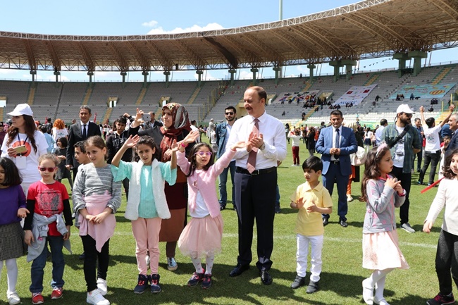 Çocuklar Bayramlarını Bayram Gibi Kutladılar