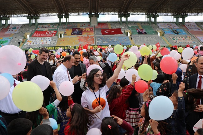 Çocuklar Bayramlarını Bayram Gibi Kutladılar