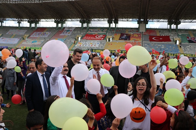 Çocuklar Bayramlarını Bayram Gibi Kutladılar