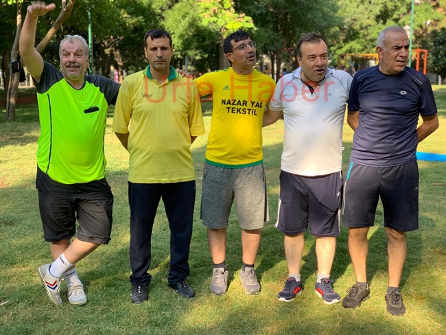 Gençlere taş çıkartıyorlar