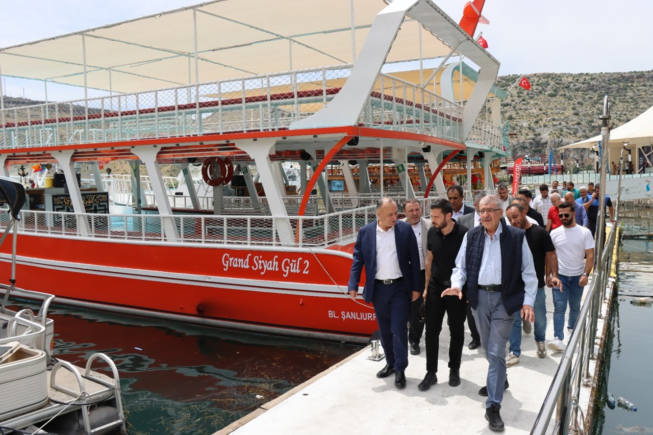 URFA BÜYÜKŞEHİR HALFETİ'DE TUR TEKNELERİNİ DENETLEDİ