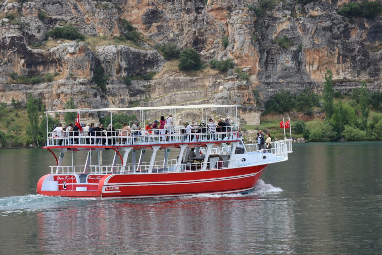 URFA BÜYÜKŞEHİR HALFETİ'DE TUR TEKNELERİNİ DENETLEDİ