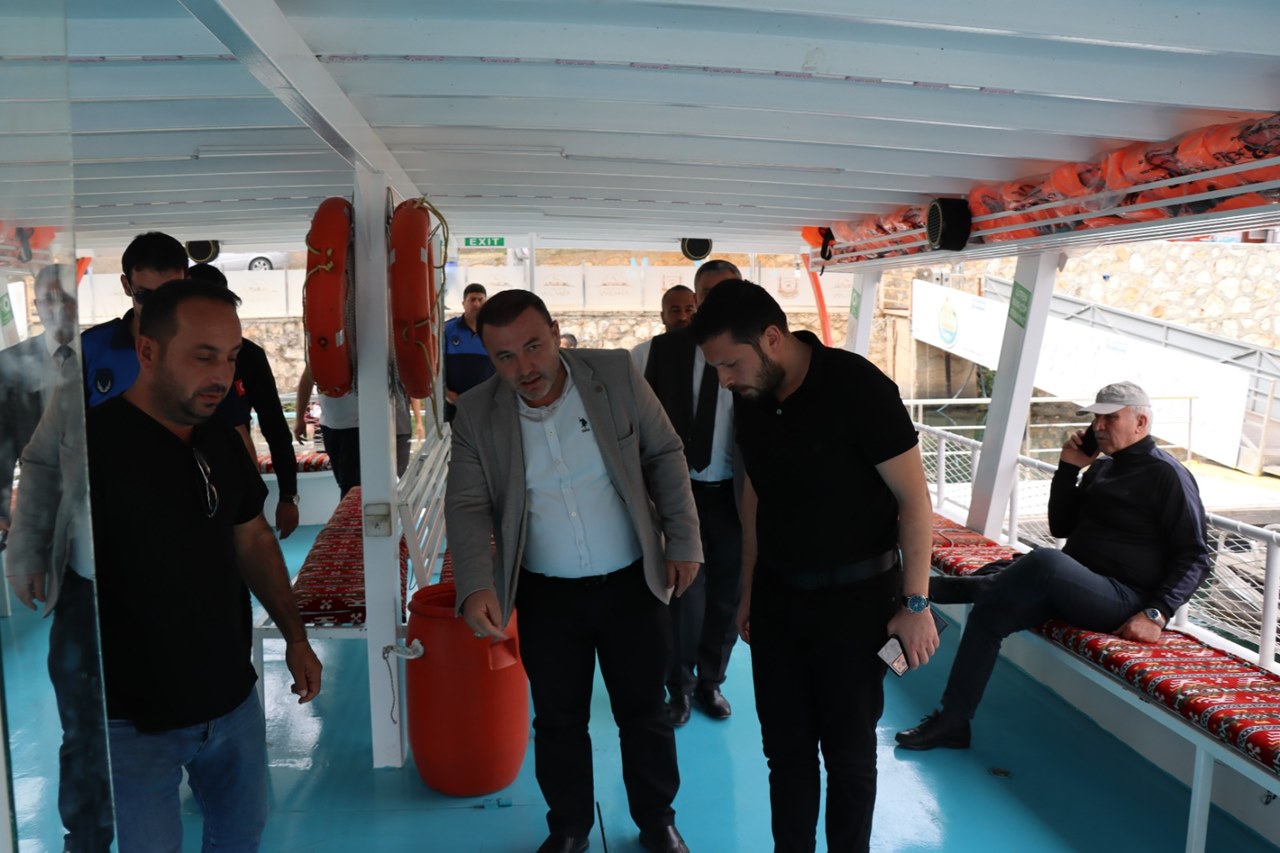 URFA BÜYÜKŞEHİR HALFETİ'DE TUR TEKNELERİNİ DENETLEDİ