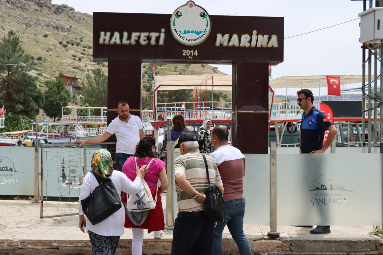 URFA BÜYÜKŞEHİR HALFETİ'DE TUR TEKNELERİNİ DENETLEDİ