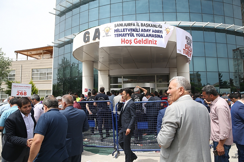 AK Parti, Şanlıurfa'da temayül yoklaması düzenledi.