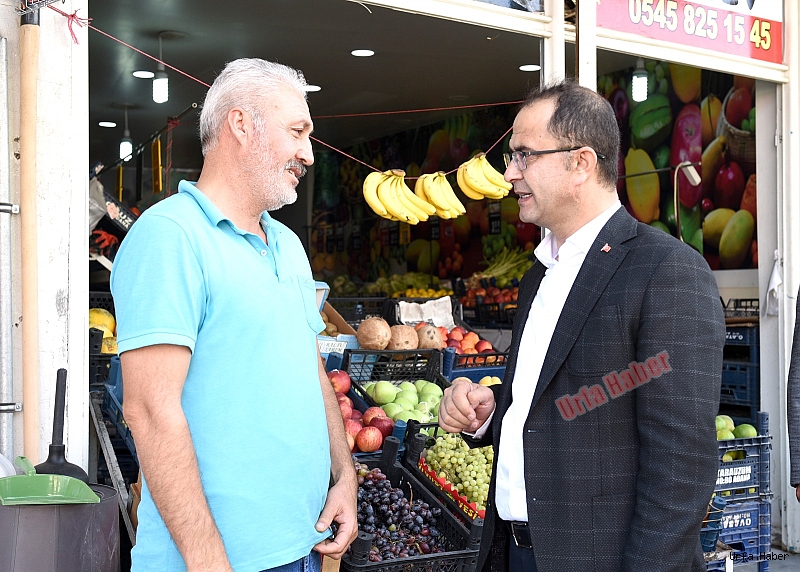 Pazar gününü esnafa ve vatandaşa ayırdı