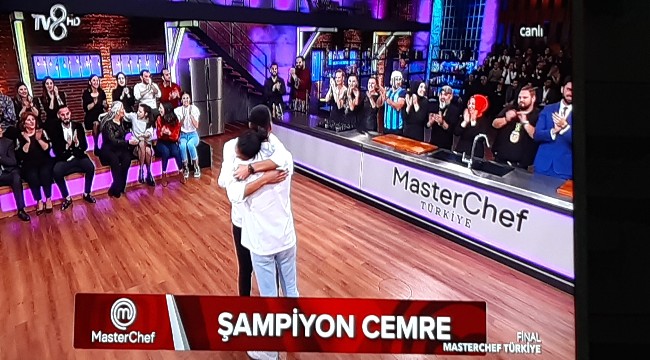 Zafer Urfa'lı Cemre'nin Oldu