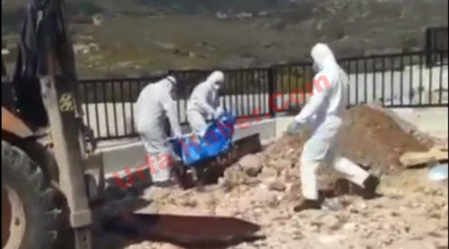 Türkiye'de Coronalı Cenaze Böyle Defnedildi