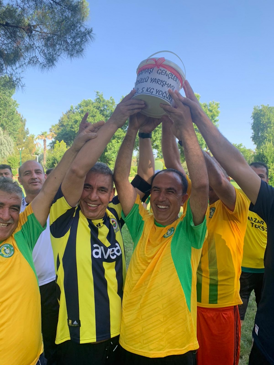 Kasaptaşı Gençleri Yoğurt İçin Koştu