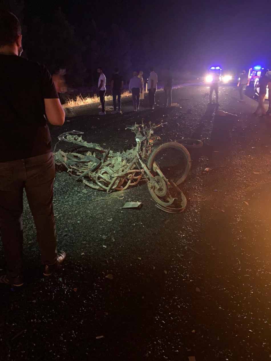 Ceylanpınar yolunda kaza: 1 ölü 2 yaralı