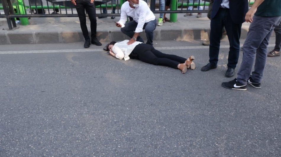 HDP vekilleri ve polis arasında tartışma