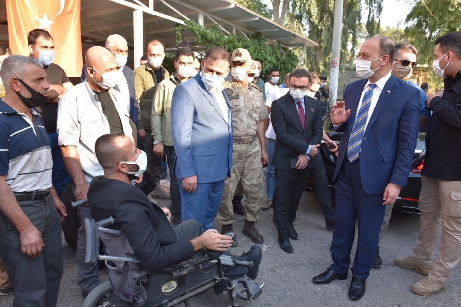 Vali Erin Ceylanpınar'da Vatandaşlarla Buluştu