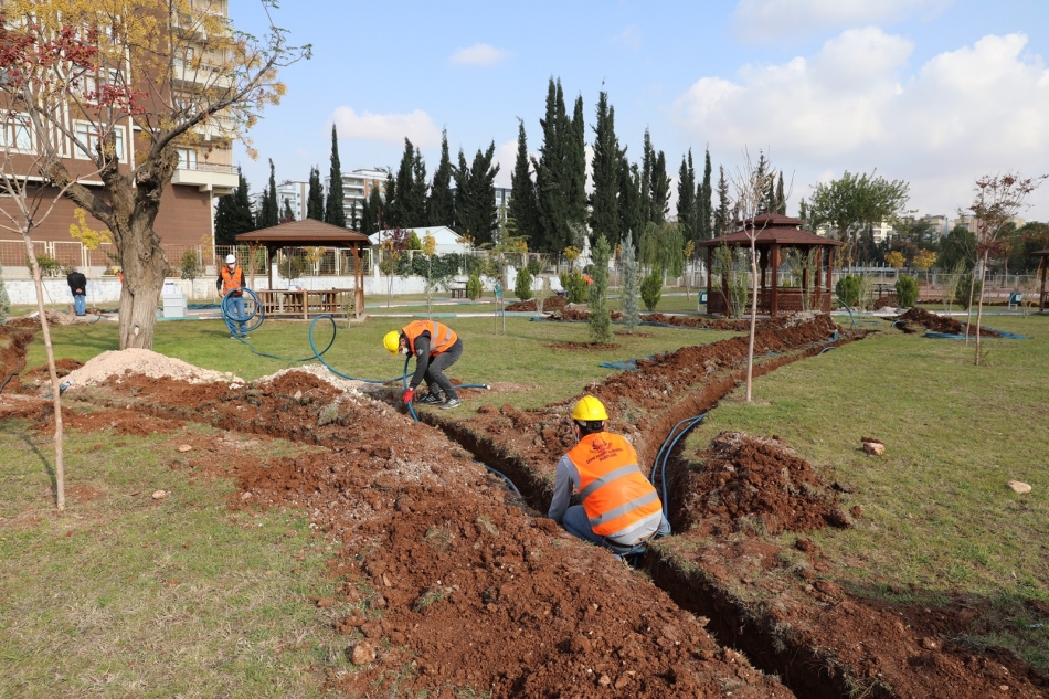 <h2>Haliliye Belediyesi, ilçede bulunan tüm parklara aydınlatma ve kamera sistemi kuruyor.</h2>