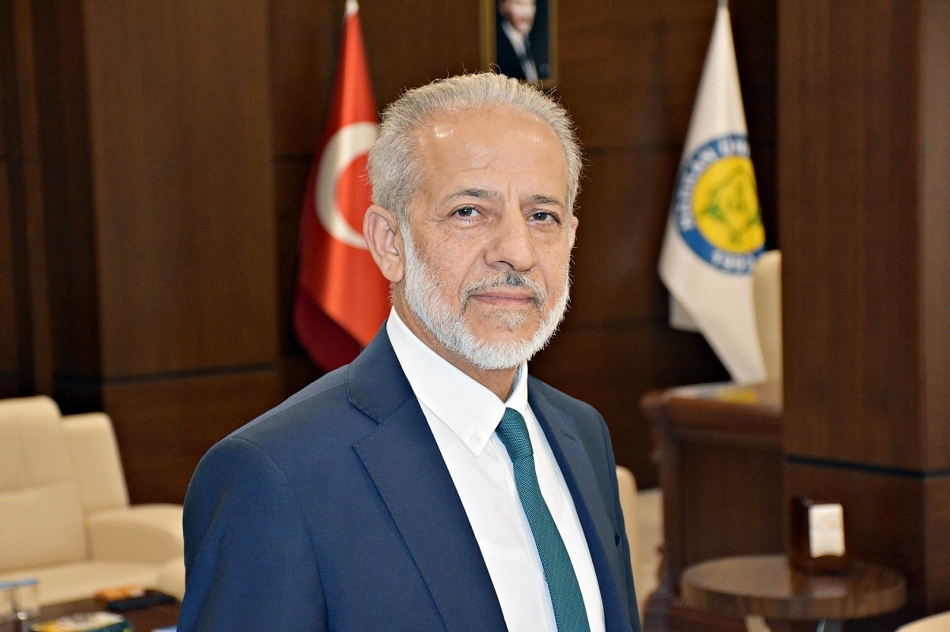 Rektör Prof. Dr. Mehmet Sabri Çelik