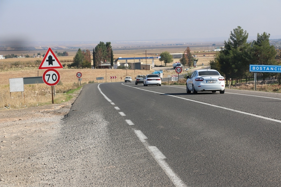 Şanlıurfa- Birecik  D400 karayolu ölüm saçıyor