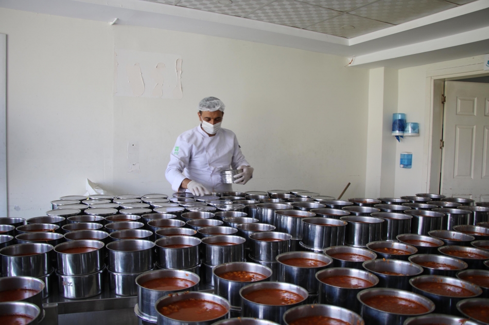 Haliliye’de 706 Aileye Günlük Sıcak Yemek