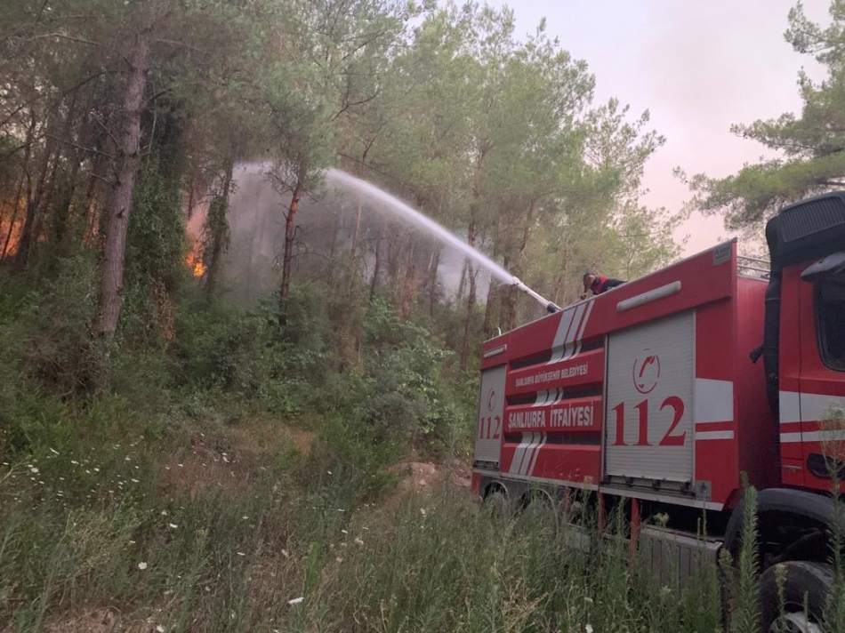 Şanlıurfa İtfaiyesi’nden Osmaniye’deki Yangına Müdahale