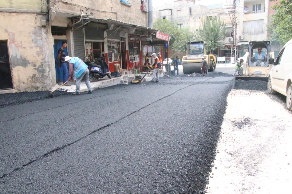 Haliliye Belediyesinden Demir İzzet Caddesinde Asfalt Çalışması