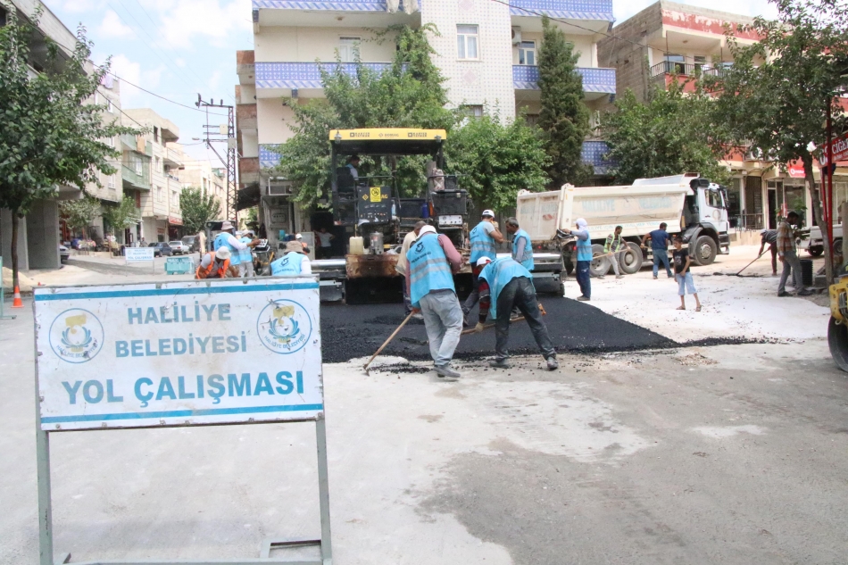 Haliliye Belediyesinden Demir İzzet Caddesinde Asfalt Çalışması
