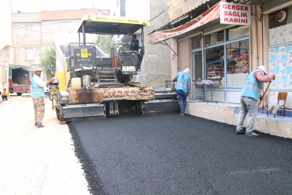 Haliliye Belediyesinden Demir İzzet Caddesinde Asfalt Çalışması