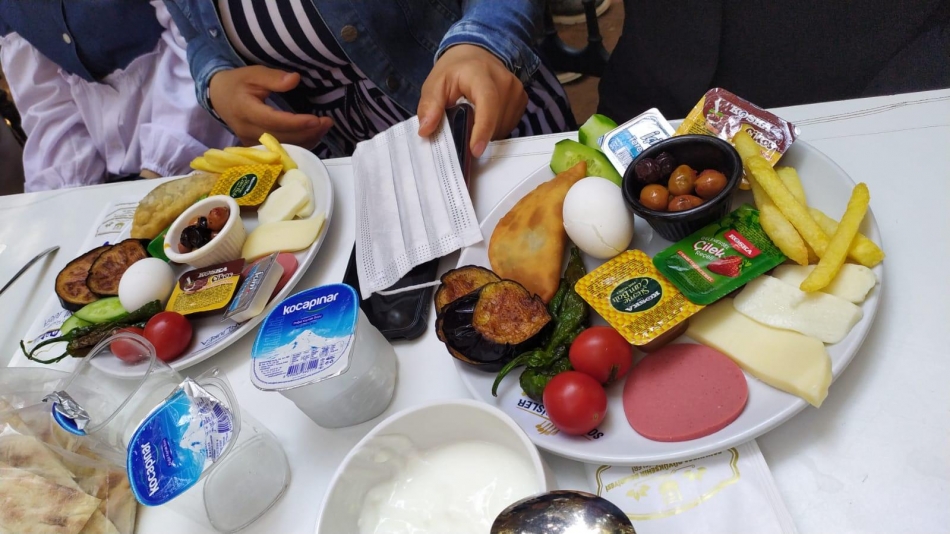Öğrencilere Bayram Kahvaltısı