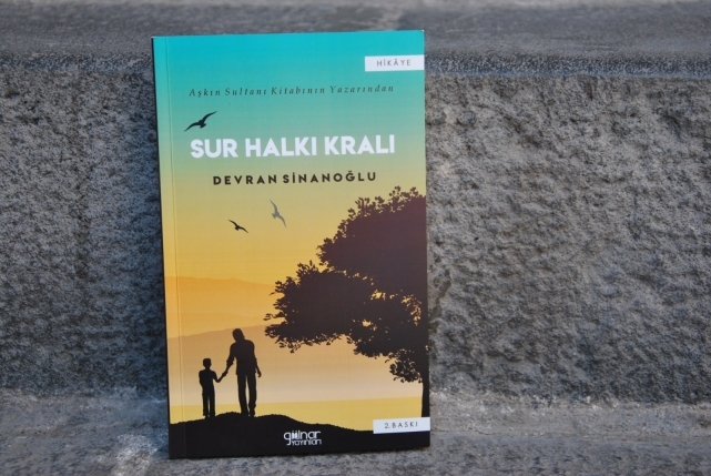 KİTABININ GELİRİNİ ÇOCUKLARA BAĞIŞLADI