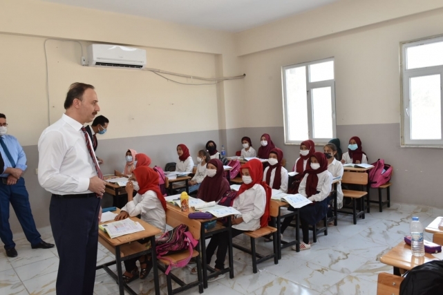Kuveytli Hayırseverlerin Yapımını Tamamladığı Okullarda Ders Başladı