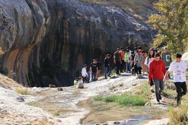 Büyükşehirden Gençlere Halfeti Gezisi
