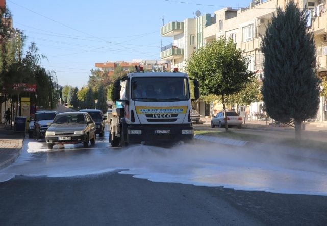 Haliliye'de temizlik çalışmaları sürüyor