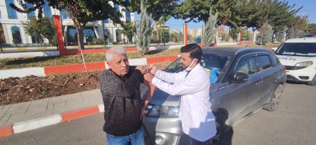 Şanlıurfa Haliliye de esnafa Aşı yapıldı
