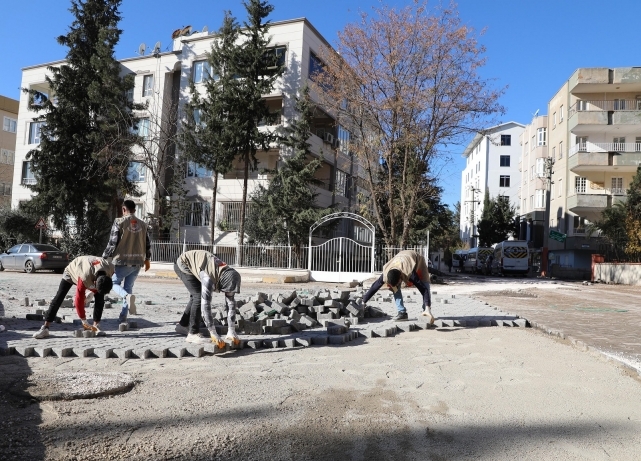 Haliliye Belediyesi yol yapım çalışmalarını sürdürüyor