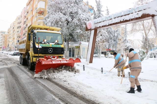Haliliye Belediyesinden kar mesaisi