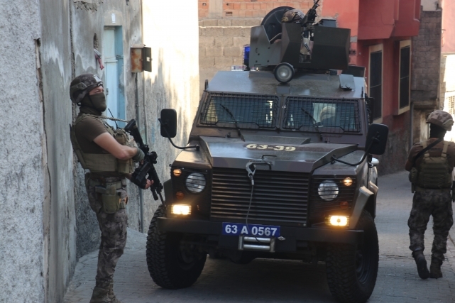 Şanlıurfa'da eş zamanlı uyuşturucu operasyonu: 28 gözaltı
